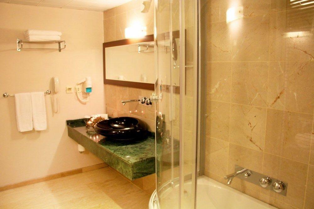 Adanava Hotel Экстерьер фото