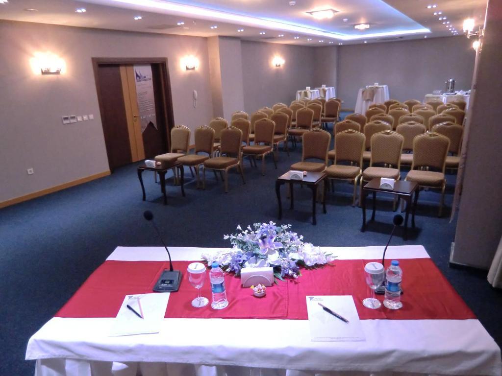 Adanava Hotel Экстерьер фото