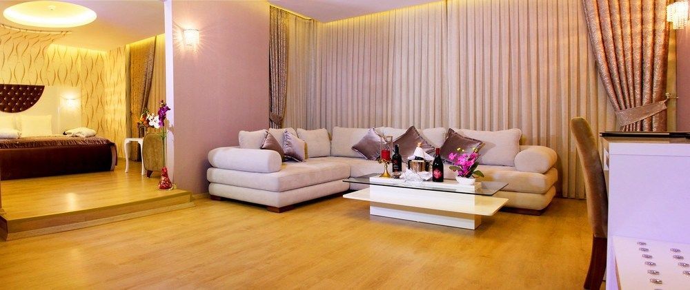 Adanava Hotel Экстерьер фото